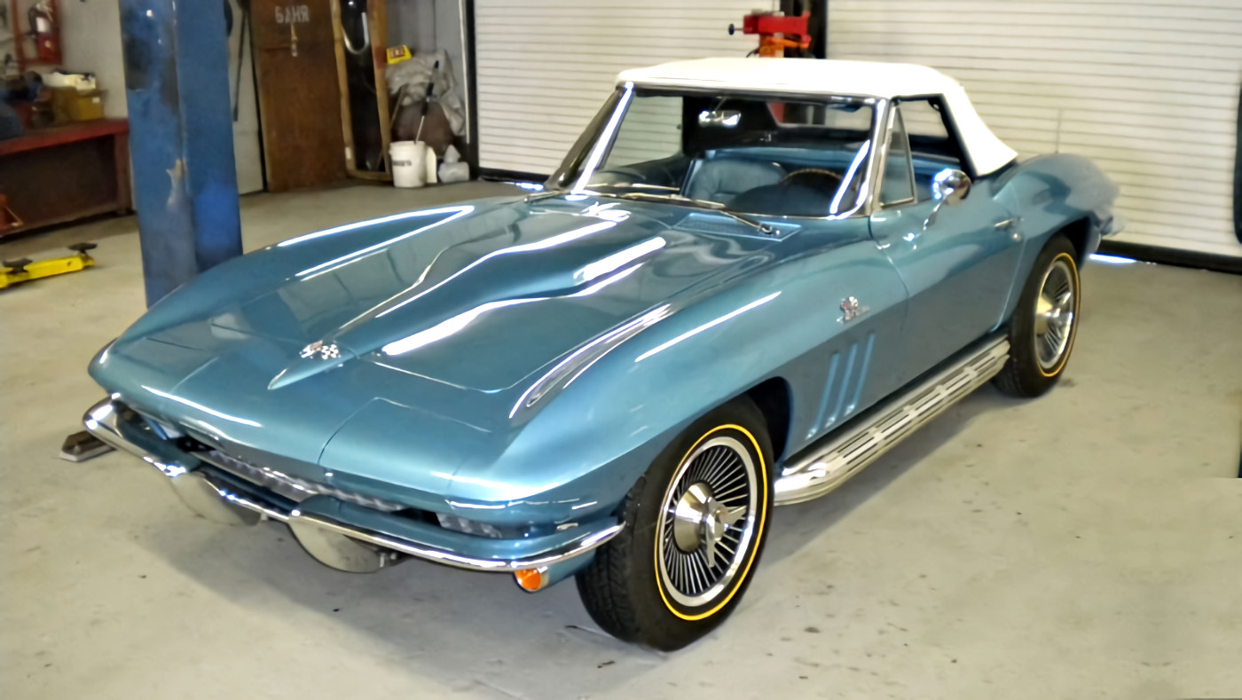 Click to Enlarge-Esc to Close Corvette Generations/C2/C2 1966 Trophy Blue 427.jpg